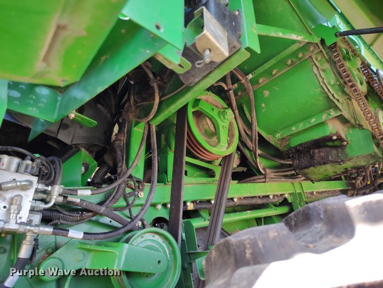image for item DP5012 2012 John Deere S680 combine