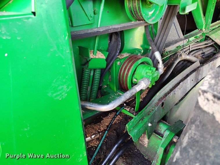 image for item DP5012 2012 John Deere S680 combine