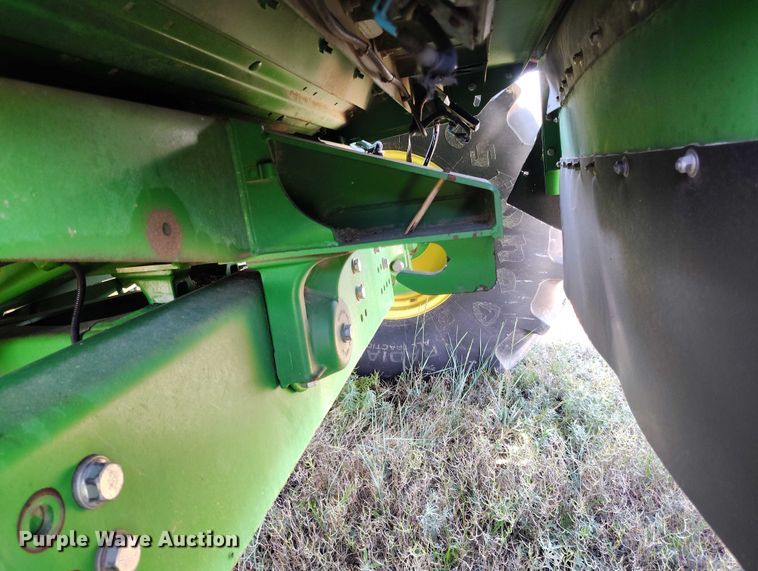 image for item DP5012 2012 John Deere S680 combine