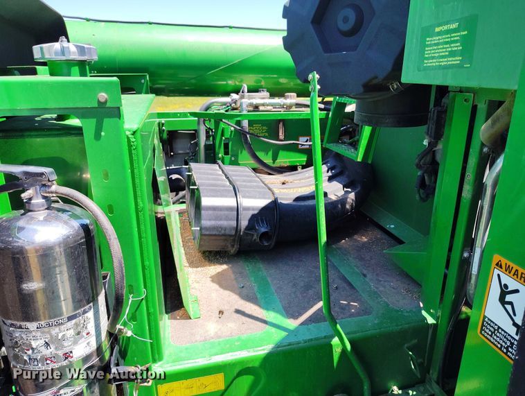 image for item DP5012 2012 John Deere S680 combine