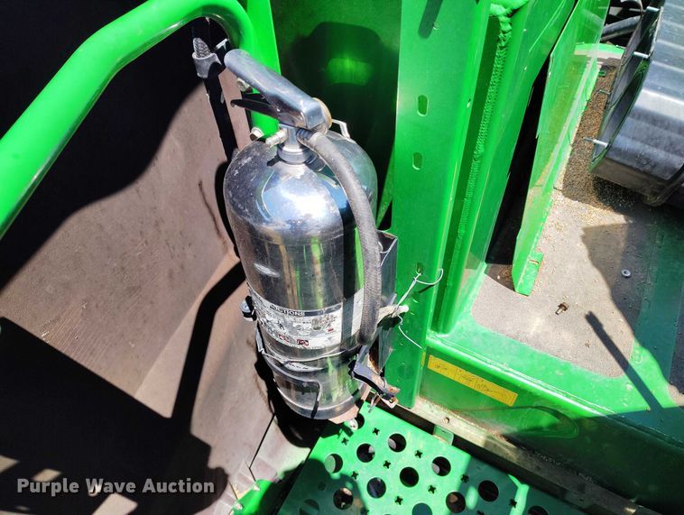 image for item DP5012 2012 John Deere S680 combine