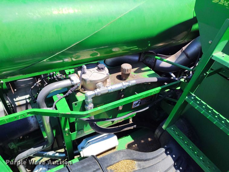 image for item DP5012 2012 John Deere S680 combine