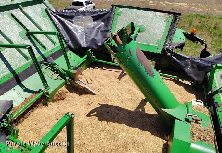 image for item DP5012 2012 John Deere S680 combine