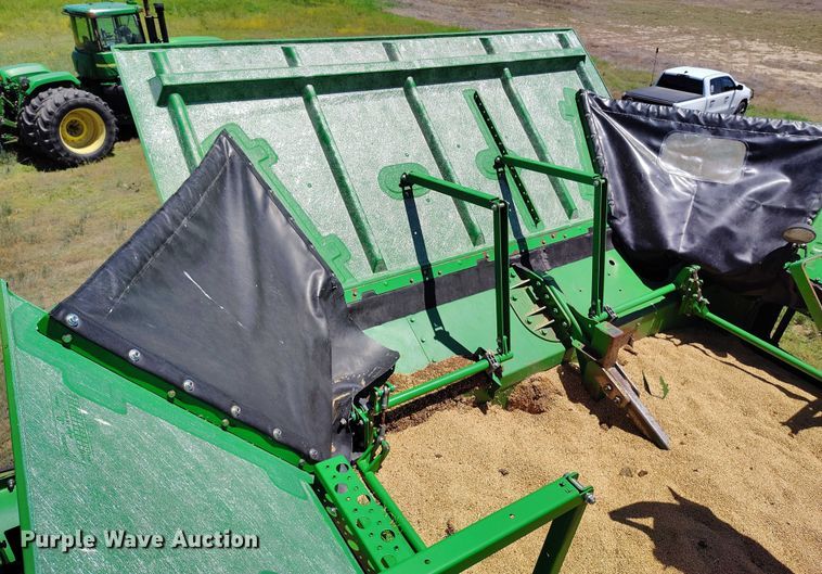 image for item DP5012 2012 John Deere S680 combine