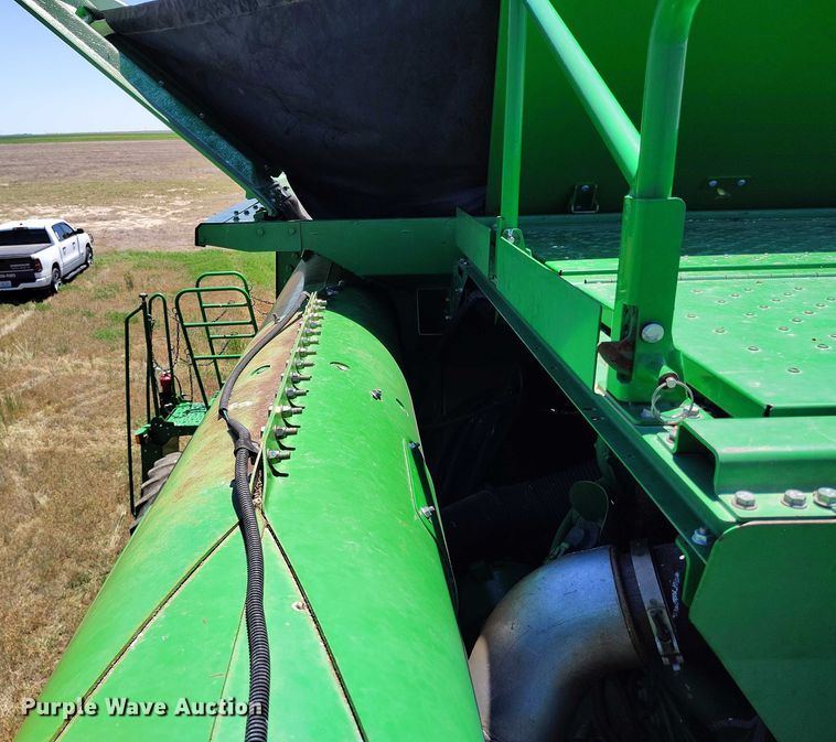 image for item DP5012 2012 John Deere S680 combine