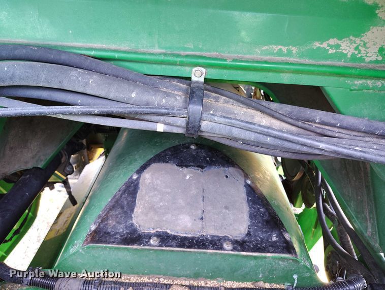 image for item DP5012 2012 John Deere S680 combine