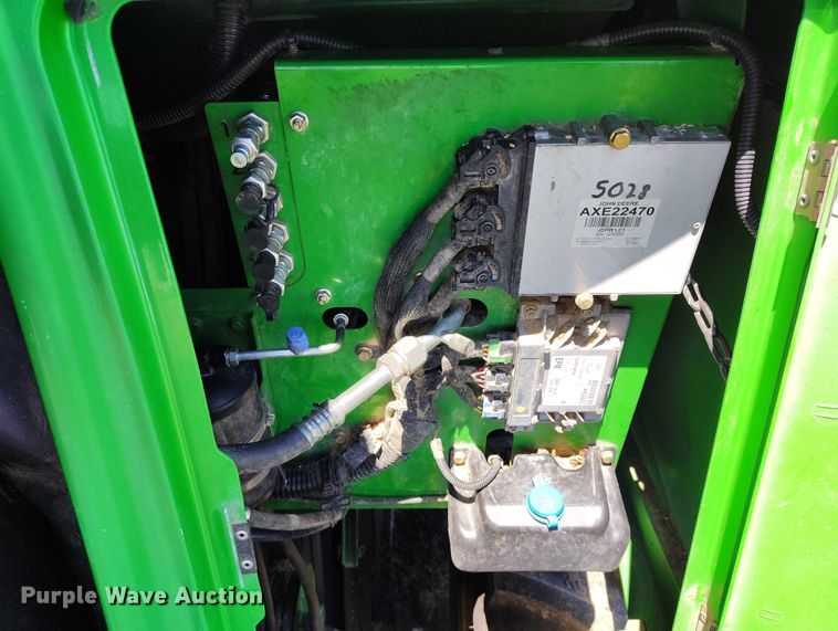 image for item DP5012 2012 John Deere S680 combine