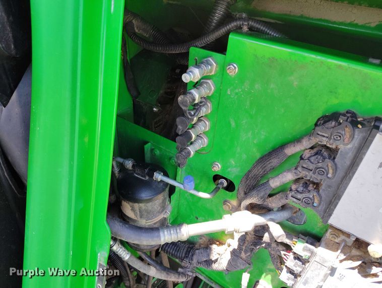 image for item DP5012 2012 John Deere S680 combine