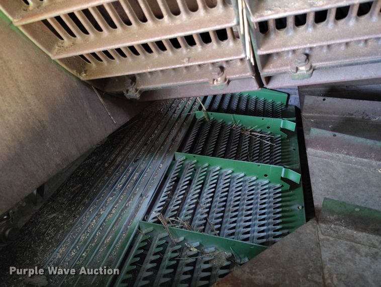 image for item DP5012 2012 John Deere S680 combine