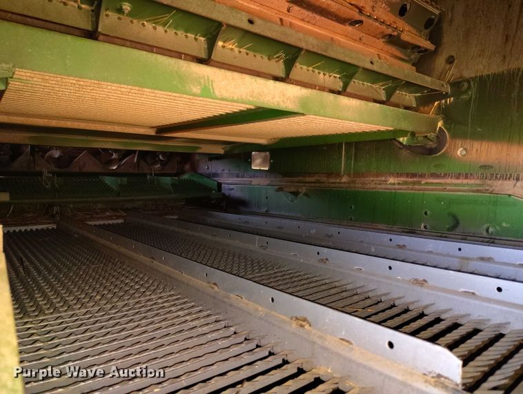 image for item DP5012 2012 John Deere S680 combine