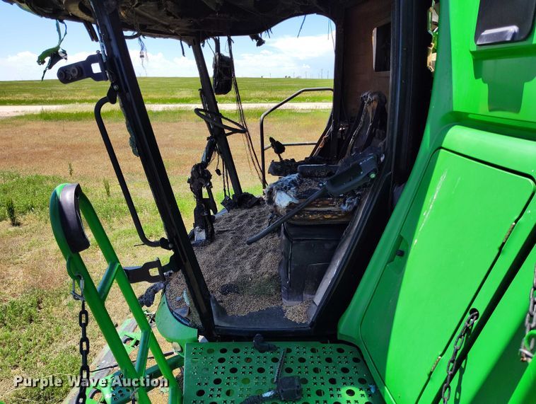 image for item DP5012 2012 John Deere S680 combine