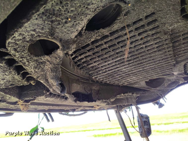 image for item DP5012 2012 John Deere S680 combine