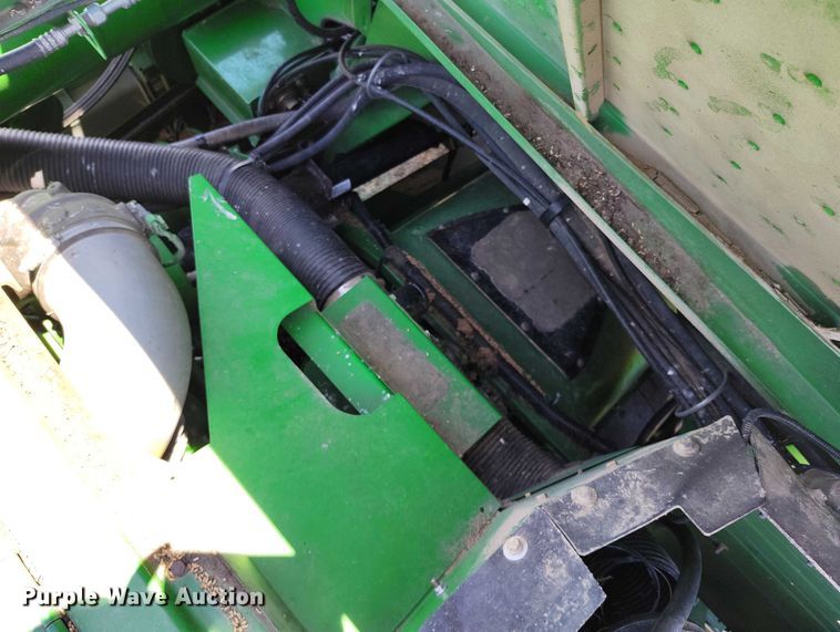 image for item DP5012 2012 John Deere S680 combine