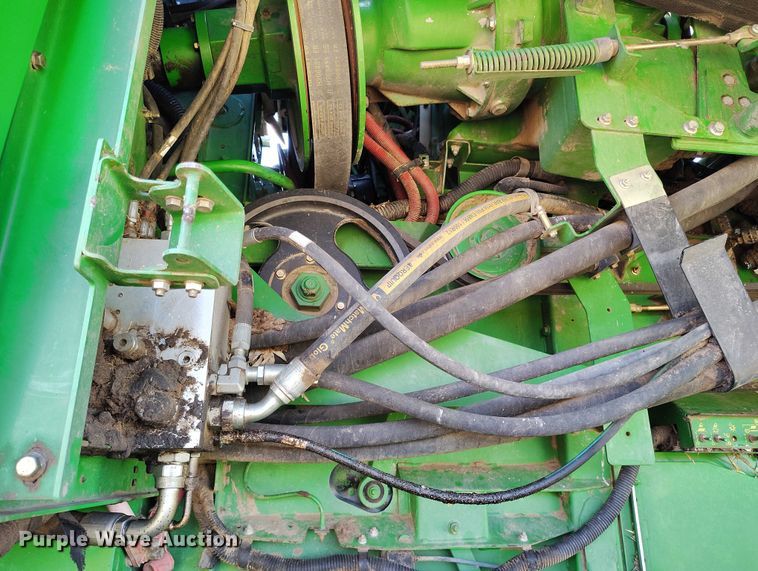 image for item DP5012 2012 John Deere S680 combine