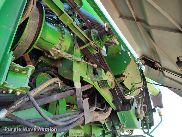 image for item DP5012 2012 John Deere S680 combine