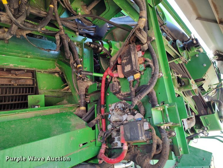 image for item DP5012 2012 John Deere S680 combine