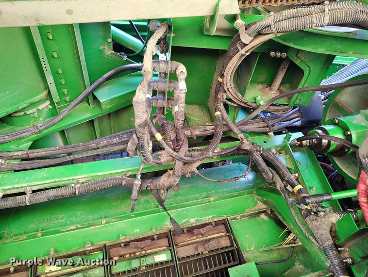 image for item DP5012 2012 John Deere S680 combine