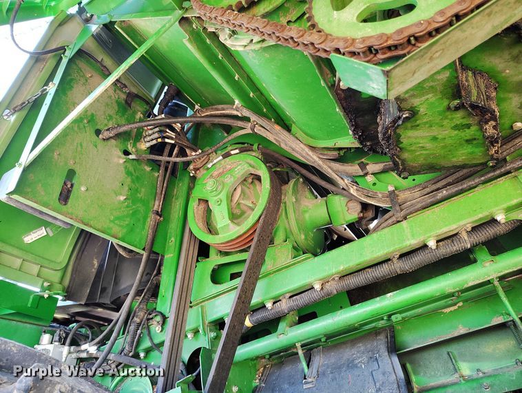 image for item DP5012 2012 John Deere S680 combine