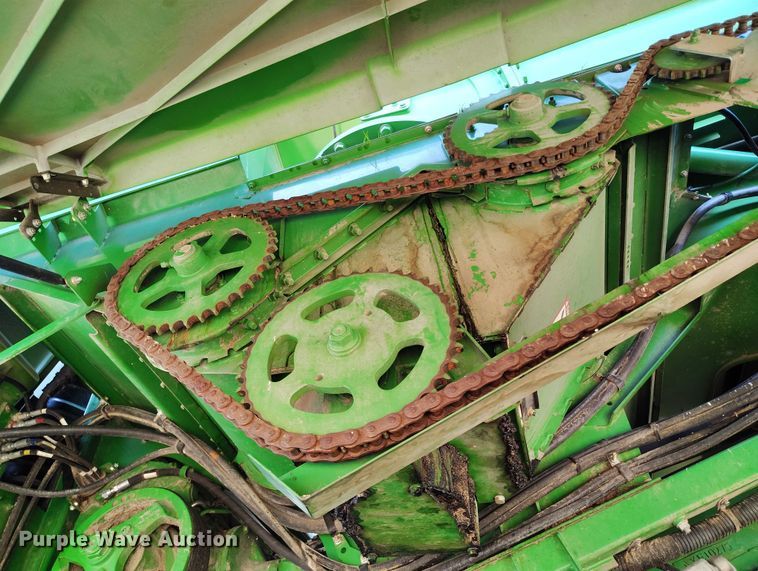 image for item DP5012 2012 John Deere S680 combine