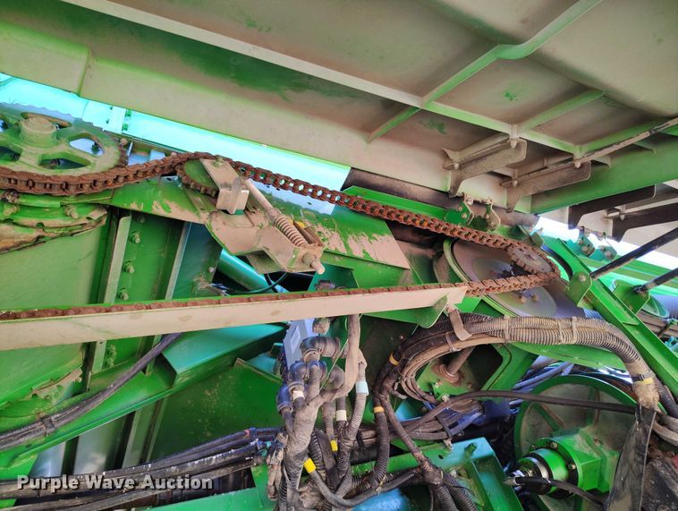 image for item DP5012 2012 John Deere S680 combine