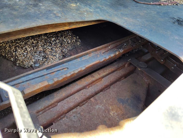 image for item DP5012 2012 John Deere S680 combine