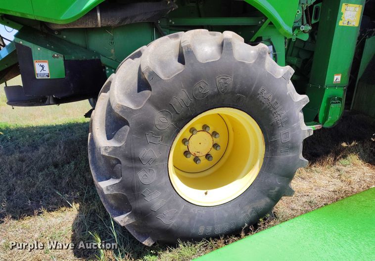 image for item DP5012 2012 John Deere S680 combine