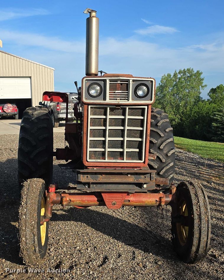 image for item DR3774 1974 International Farmall 966 tractor