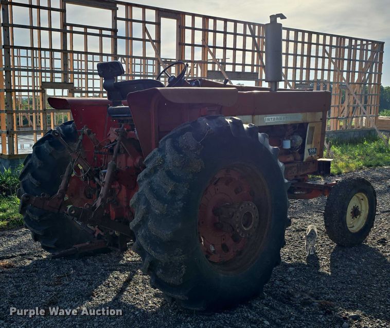 image for item DR3774 1974 International Farmall 966 tractor
