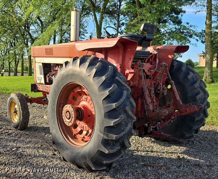 image for item DR3774 1974 International Farmall 966 tractor