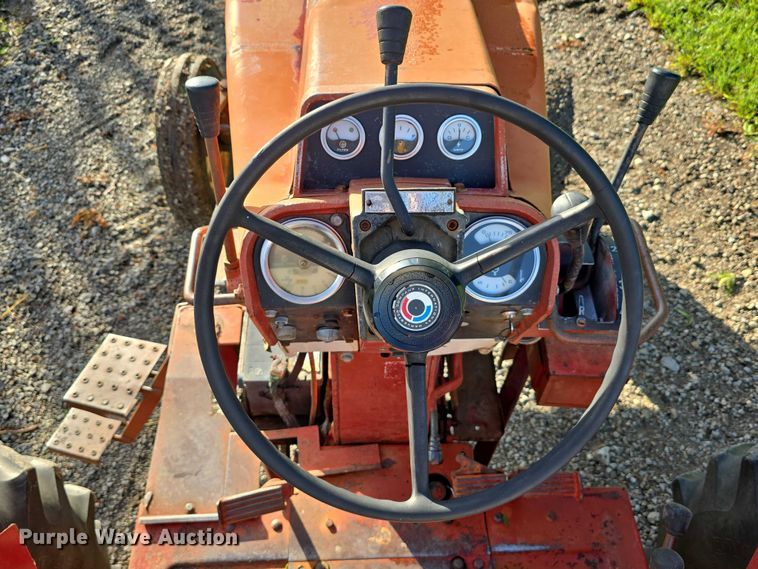 image for item DR3774 1974 International Farmall 966 tractor