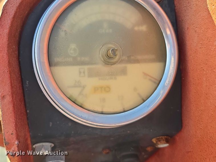 image for item DR3774 1974 International Farmall 966 tractor