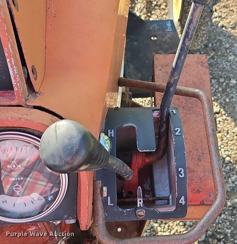 image for item DR3774 1974 International Farmall 966 tractor