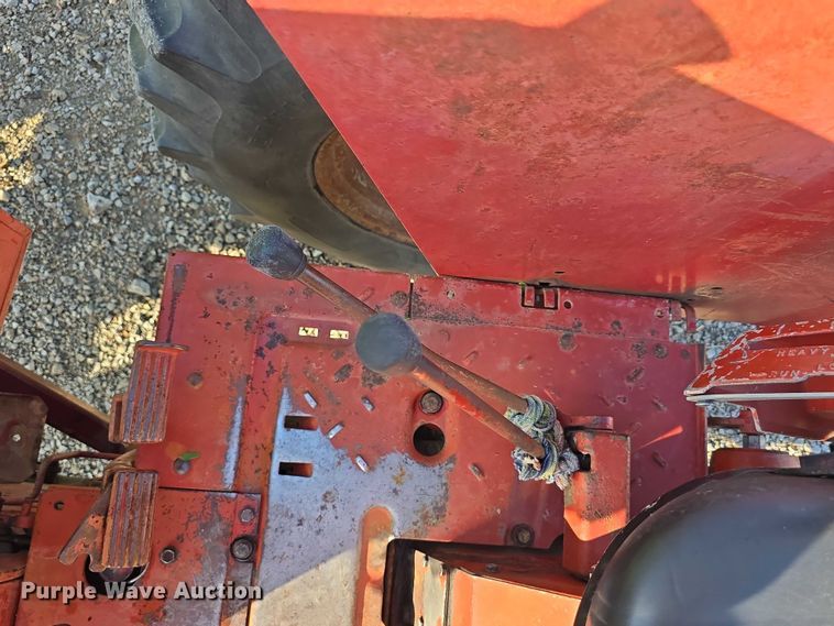 image for item DR3774 1974 International Farmall 966 tractor