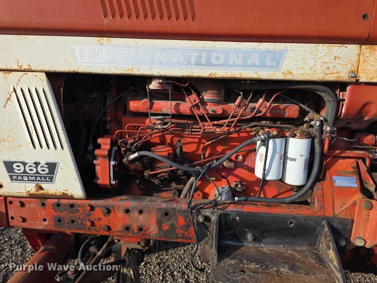 image for item DR3774 1974 International Farmall 966 tractor