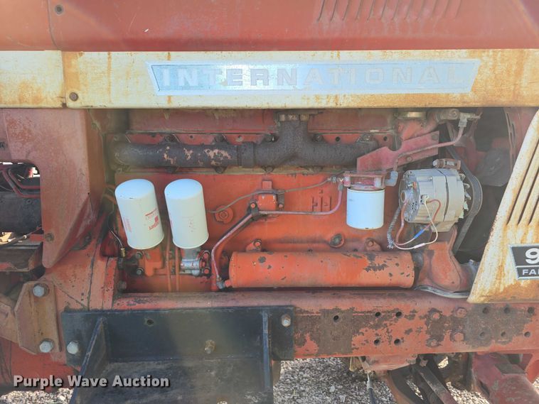 image for item DR3774 1974 International Farmall 966 tractor