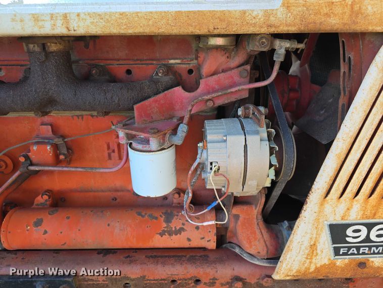 image for item DR3774 1974 International Farmall 966 tractor