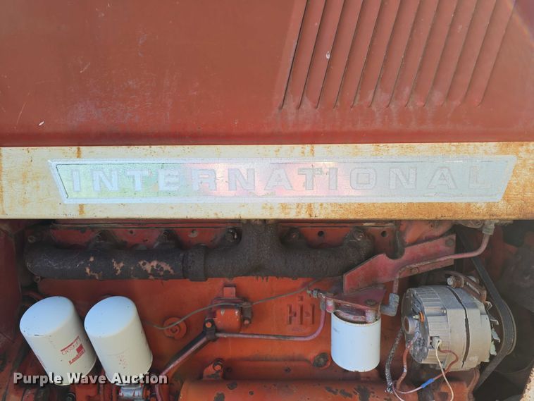 image for item DR3774 1974 International Farmall 966 tractor