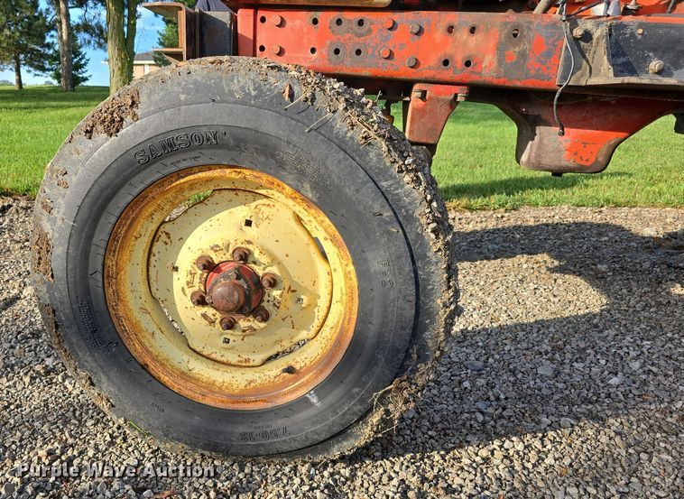 image for item DR3774 1974 International Farmall 966 tractor