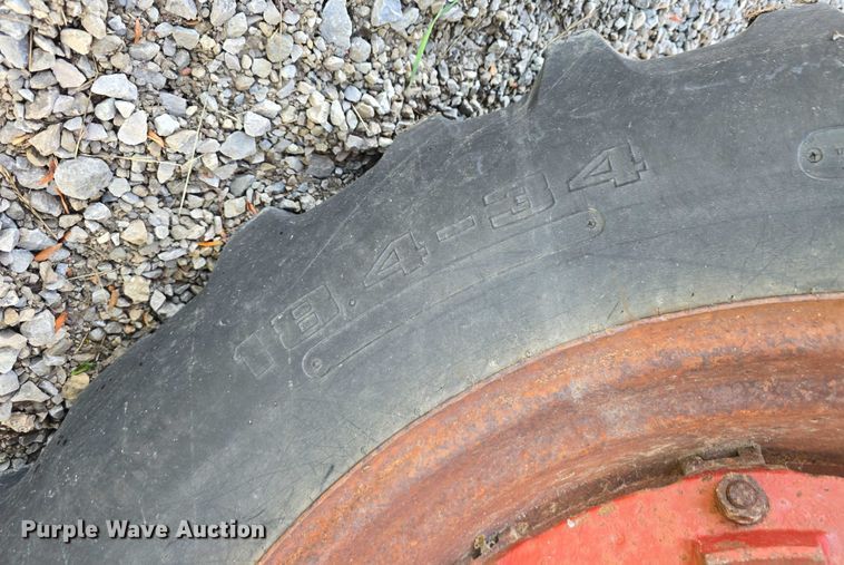 image for item DR3774 1974 International Farmall 966 tractor