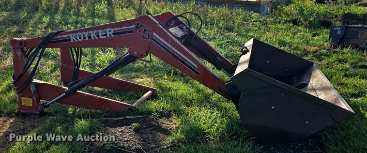 image for item DR3774 1974 International Farmall 966 tractor