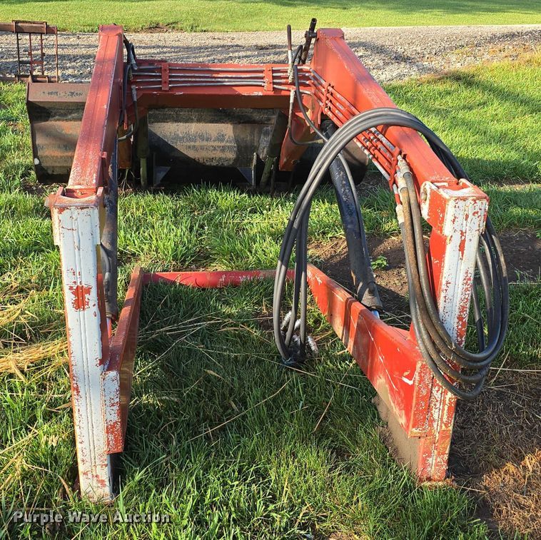 image for item DR3774 1974 International Farmall 966 tractor