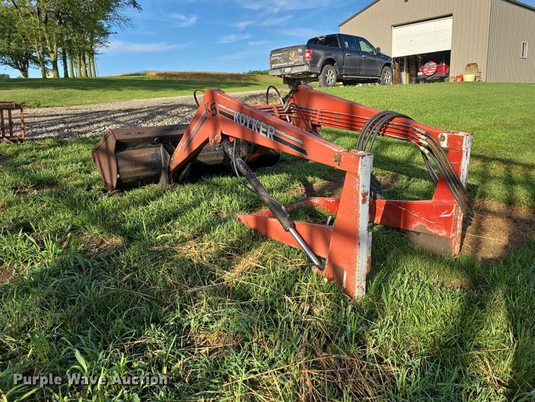 image for item DR3774 1974 International Farmall 966 tractor