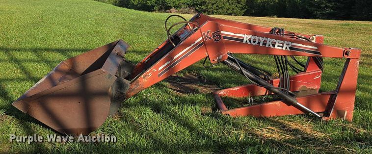 image for item DR3774 1974 International Farmall 966 tractor