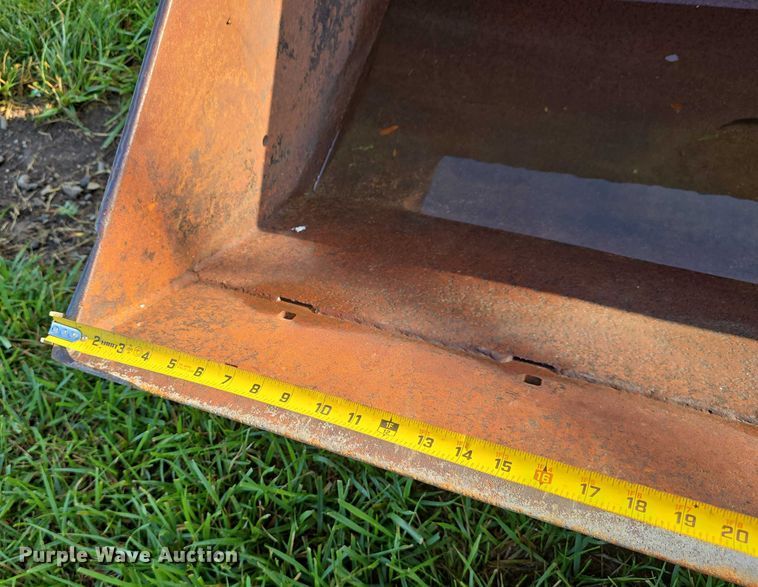 image for item DR3774 1974 International Farmall 966 tractor