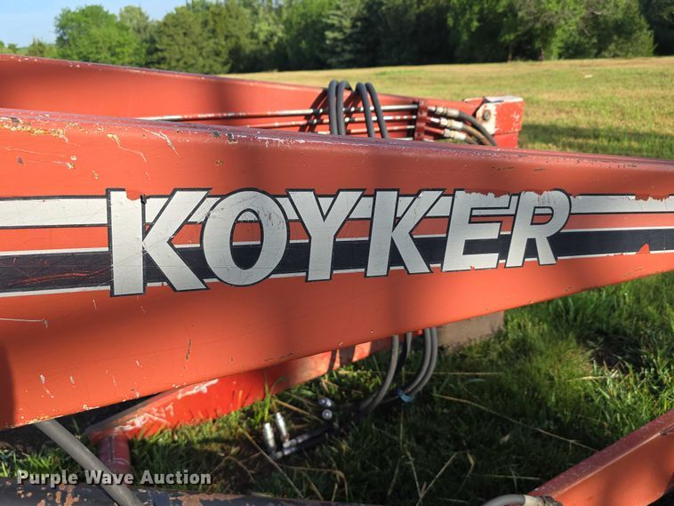 image for item DR3774 1974 International Farmall 966 tractor