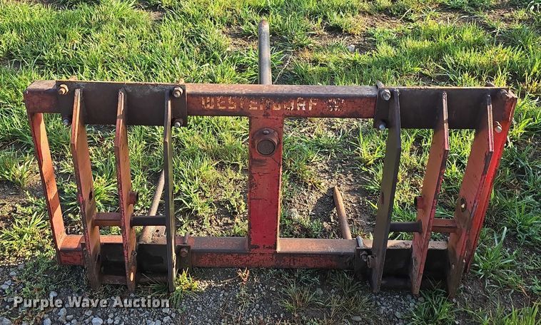 image for item DR3774 1974 International Farmall 966 tractor