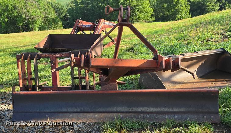 image for item DR3774 1974 International Farmall 966 tractor