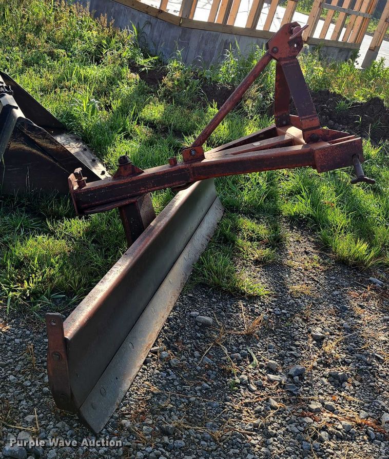 image for item DR3774 1974 International Farmall 966 tractor