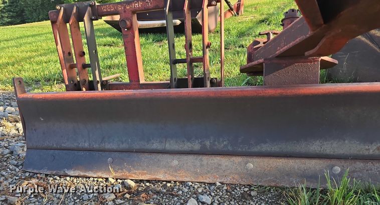 image for item DR3774 1974 International Farmall 966 tractor