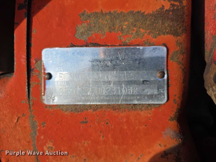 image for item DR3774 1974 International Farmall 966 tractor